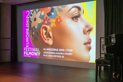 Ekran z grafiką 23. Europejskiego Festiwalu Filmowego „Integracja Ty i Ja” w Leszczyńskiej Galerii K